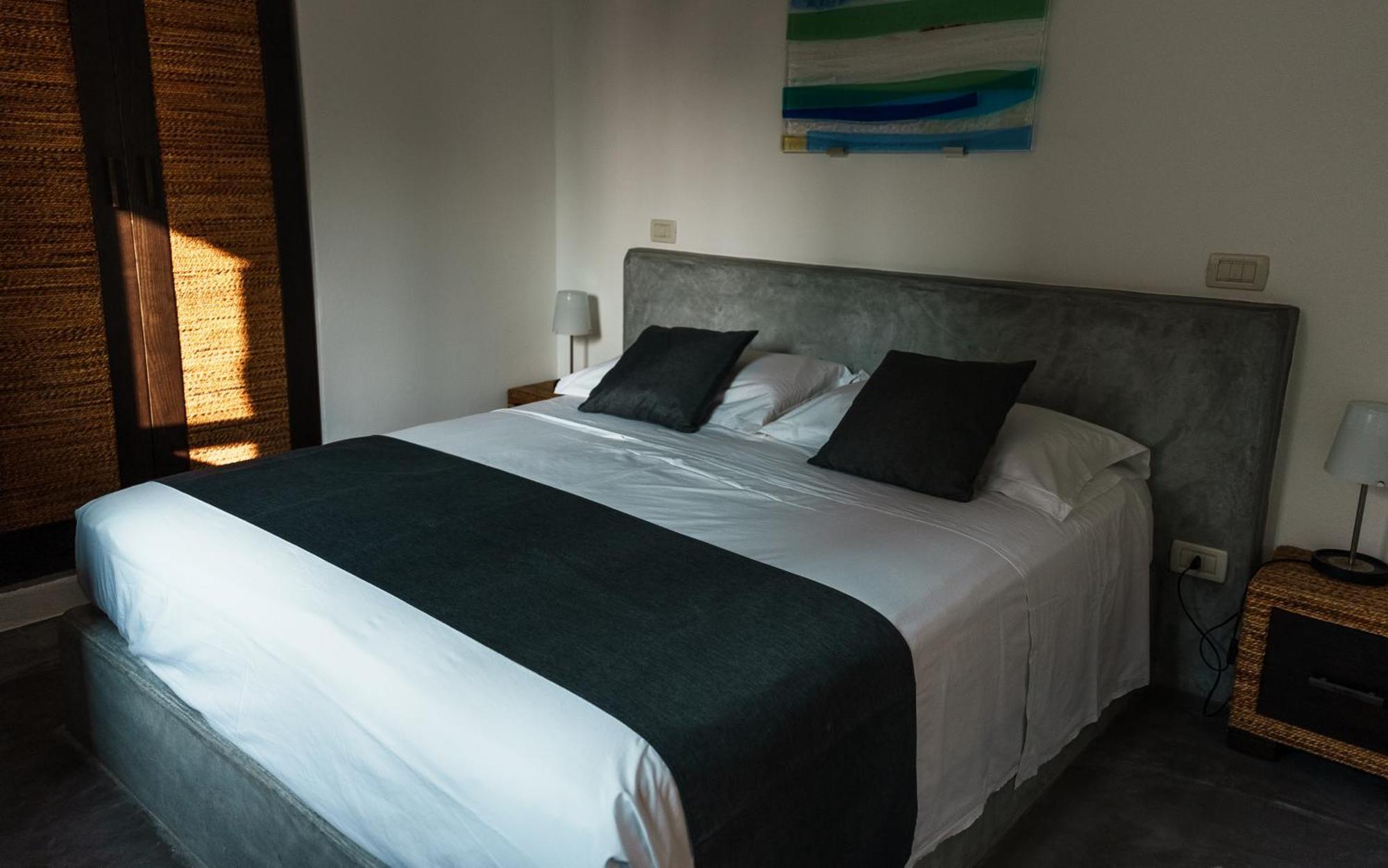Calypso Sea Sunset Relais *